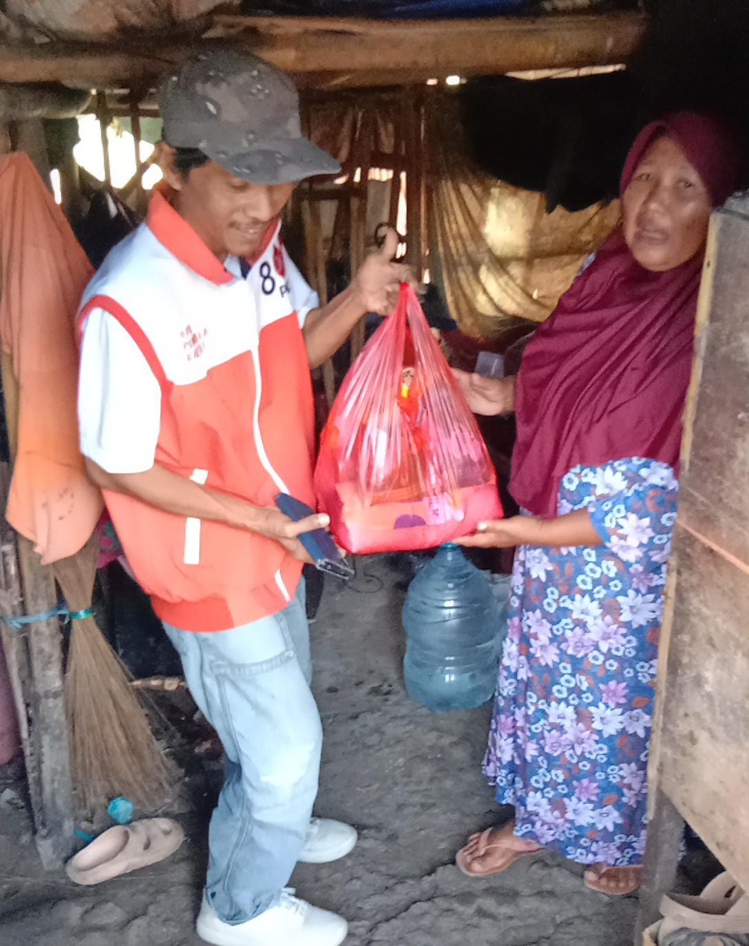 Harapan Baru untuk Simi dan Jamhari: Bantuan Mengalir Setelah Viral di Sosial Media