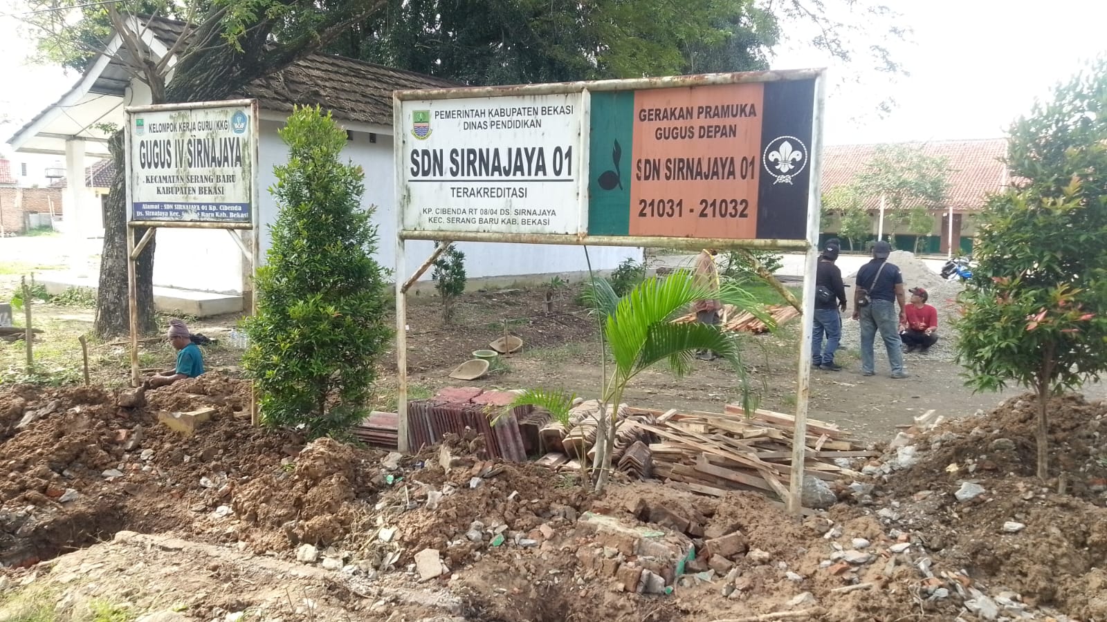 Diduga Anggaran Ludes Dalam Pembangunan Pagar SDN 01 Sirnajaya