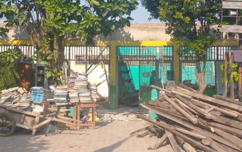 Tanda Tanya Besar: Mengapa Pihak Sekolah Lempar Proyek Revitalisasi SDN 01 Wibawamulya ke Kontraktor?
